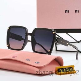 Designer Mui Mui Sunglasses Cycle Luxury Fashion Sports Polarise Miui Miui Sunglass Mens Womans Summer Winter Vintage Driving Beach Black Grey Square Sun Glasses