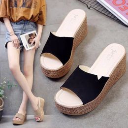 Slippers Shoes Woman 2024 Low On A Wedge House Platform Luxury Slides Heeled Mules Pantofle Designer High Rubber PU Fashion
