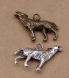 200Pcslot Wolf Charms Pendant Coyote Charm Pendant antique silver antique bronze 2 sided charm 6259181