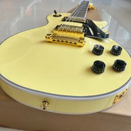 Classic yellow electric guitar, high-quality gold accessories, professional level, fast delivery.