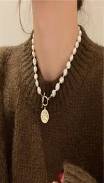 Pendant Necklaces Vintage White Imitation Pearls Necklace For Women Femme Gold Colour Head Portrait Coin OT Toggle Clasp Choker2647431