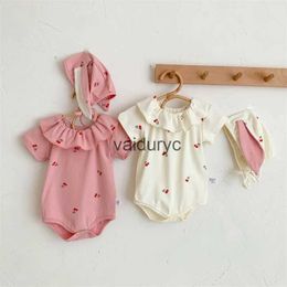 Ställer in Baby's Cotton Rompers Summer Jumpsuit Outfit Print Toddler Girl Casual Short Hormes Cherry Kids Clothes With Rabbit Ears Hats H240508