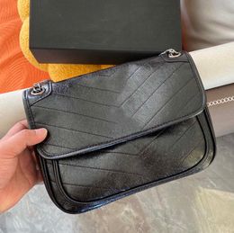 Designer Bag Postman bag High-quality Shoulder Bag Fashion Crossbody Luxury handbag Detachable Shoulder Strap Exquisite Fabric Perfect Buckle Design