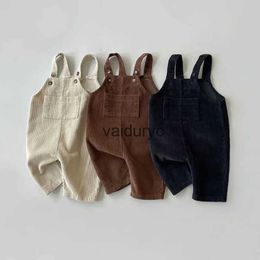 Pullover 2023 Ny baby ärmlös corduroy overaller solid nyfödda bomull romper barn casual rem jumpsuit höst spädbarn kläder h240508