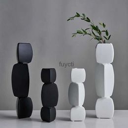 Vases Nordic Vase Minimalist Black and White Ceramic Vase Modern Home Vase Decoration Geometry Irregular Vase Flowerpot Tabletop Decor YQ240117