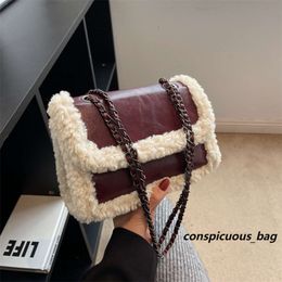 2024 Evening Bags Winter Quilted Fur Decoration Ladies Fashion Suede Cross Body Bag Classic Style Sherpa Handbag