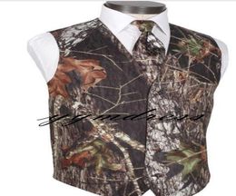 Camo Wedding Groom Vests Farm Country Printed Hunter Groomsmen Vests Men039s Suit Vests Slim Fit Men039s Dress Vest Waistcoa7179043