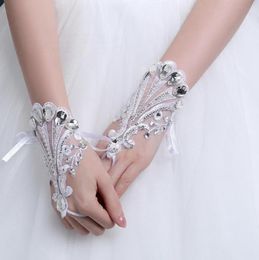 Fashion Crystals Lace Bridal Gloves Wrist Length Fingerless Wedding Gloves Beaded Rhinestones Formal Party Short Glove8404696