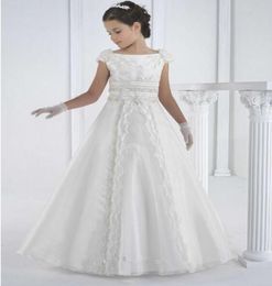 2017 New Vintage for Girls First Communion Dress White or Ivory Flower Girls Dress Lace Beaded Custom Girls Pageant Gown Any Size5572182