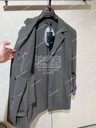 Giacche da uomo firmate Autunno Kiton Technology Tessuto misto giacca grigia per uomo Cappotti casual Cappotti lunghi stile