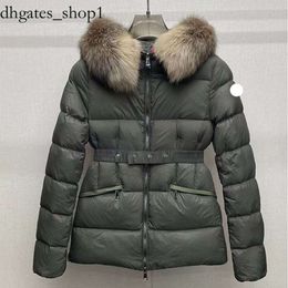 Monclears Jacket Luxury Winter Hooded Puffer Jackets Parkas Slim Embroidered Badge with Hat Fur Collar Thickened for Warmth and Slim Fit Puffer Jacket Montre 46