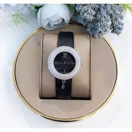 Cleefly Wristwatch Menwatch Women Watch charms Vanly Fashion clover Luxury Fashion Trend Digital Face Womens Quartz Watch Four Leaf Grass Wr BP7M