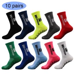 10 PairsLot ANTI SLIP Tapedesign Football Socks Mid Calf NonSlip Soccer Sport Cycling Sports Mens Sock EU3845 240117