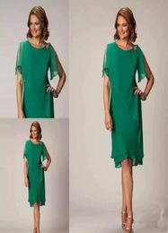 2023 Mother of the Groom Dresses Simple Green Knee Length Short Sleeve Crystal Wedding Guest Dress Ladies Bride Party Gown8494583