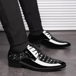 Dress Shoes Men Formal Shoe Black Patent Leather Lace Up Point Toe Business Casual For Party Office L21