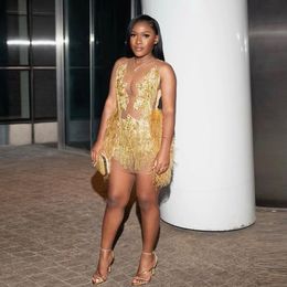 Gold Short Prom Dress 2024 For Black Girl Bead Crystal Feather Sleeveless Birthday Party Dresses Cocktail Homecoming Robe De Bal