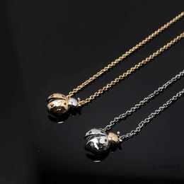 Tiffanylris uxury Jewelry Designer Pendant Necklaces t Family Ladybug Necklace Thick Gold Electroplated Precision Edition Vivid Collar Chain Fashion Versa Pye2