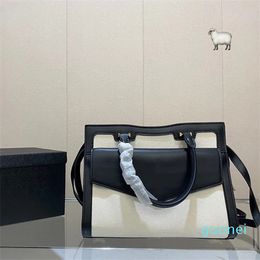 Women's high capacity bag classic wallet retro chain portable messenger bags black