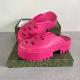 Tasarımcı Sandallar Kadın Delikli Platform Terlik Yaz Plajı Sandal Lüks Terlik Şeffaf Malzemeler Boxno331