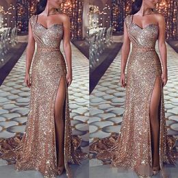 2020 Sparkly Rose Gold Sequins Evening Dresses Sheath One Shoulder Pleats Ruched Crystal Beaded Side Slit Prom Party Gown Custom M288a