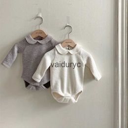Uppsättningar 2023 Ny Spring Baby Long Sleeve Bodysuit Cotton Infant Lapel Topps Solid Newborn Jumpsuit For Boy Girl Toddler Baby Clothes H240508