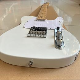 This classic white photoelectric guitar has a comfortable feel and a captivating sound, making it easy to ship.