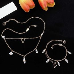 Chains new designer necklace bracelet for women luxury OL style v charm necklaces bracelets set gold plated chain wedding party Christmas Jewellery