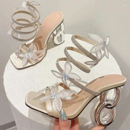 Sandals 2024 Elegant Open Toe Butterfly Rhinestone Square Style Metal Fretwork Heels Gladiator Women Fashion Party Dress Shoes