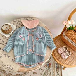 Clothing Sets 2024 Spring New Baby Girl Flower Embroidery Set Infant Sleeveless Knitted Bodysuit + Cardigan Coat Toddler Kids Casual Outfits H240508