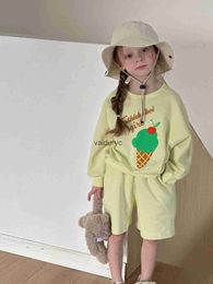 Piżama 2024 Spring Nowa ldren swobodna bluza + szorty 2PCS Suit Baby Cute Cartoon Print Ubrania Zestaw chłopców Dziewczęta Toddler Stroje H240508