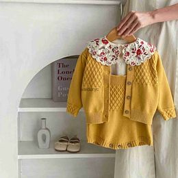 Clothing Sets 2024 Spring New Baby Girl Yellow Knitted Bodysuit Set Infant Sleeveless Solid Jumpsuit + Cardigan Coat Toddler Girls Outfits H240508