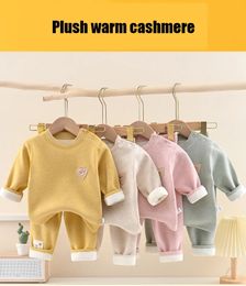 New long sleeved autumn clothes and pants with thickened insulation for small and medium-sized boys and girls' home wear