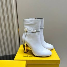 Delfina Nero Stivaletti con tacco alto in vera pelle da donna firmati Tacco largo con dettaglio ritagliato e motivo in metallo color oro scarpe calzature di fabbrica di alta qualità