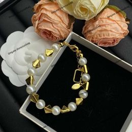 Luxury designer Jewellery Bracelet High Version Bracelet New Simple and Elegant Pearl Rivet Design End Feel