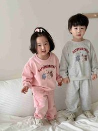 Pyjamas 2024 Spring New ldren Long Sleeve Clothes Set Cute Bear Print Baby Casual Sweatshirt + Pants 2pcs Suit Toddler Outfits H240508