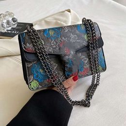 Pattern Handheld Women's Handbag 2024 New Niche Design Wine God Single Shoulder Bag Crossbody Texture Bag