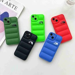 Down Cell Cases Jackets Couples Puffer Phone Case For Iphone 15Promax 15Pro 15 14Promax 14Pro 14 13Pro 13 12 11 Pro Max Back Cover Q231130 Q2310
