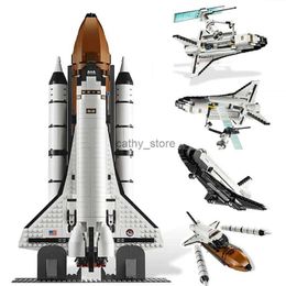 Blocks 1272pcs Shuttle Expedition Building Blocks Lunar Lander Space Rocket Astronaut Compatible 10231 Bricks Toys For Boys Kids GiftsL240118