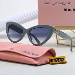 Miui Miui Sunglasses Designer Oval Frame Luxury Sunglasses Women's Anti-radiation Personality Mens Retro Glasses Plate High Grade High Value Miui Sunglass 2835