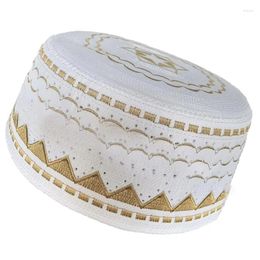 Berets Q1FA Ethnic Muslims Men Prayer Hat Embroidered Islamic HuiNationality Cap Comfortable Namaz Traditional Headwear