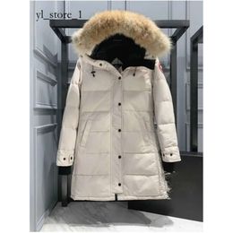 Winter Down Jackets Real Coyote Fur Mens Jacket Womens Down Hooded Warm Parka Men Canadas Goose Jackets Letter Print Clothing Winter Women White Fox Down Jacket 9084