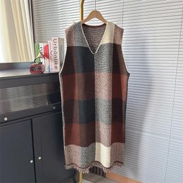 Casual Dresses SuperAen 2024 Autumn/winter Temperament V-neck Loose Plaid Sweater Vest Dress Women's Hem Tassel Versatile