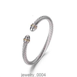 Bangle Bracelet Dy Luxury Designer Twisted Pearl Head Women Fashion Versatile Twist Bracelets Jewelry Platinum Plated Wedding Gifts 5MM NV6M