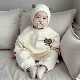 Rompers Pullover 2023 Winter New Baby Cute Bear Fleece Romper Infant Long Sleeve Casual Jumpsuit Plus Velvet Thick Boys Girls Warm Clothes 0-3Y H240508