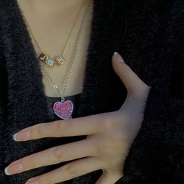 Viviennelies Y2k Planet Letter Rose Pink Heart Pendant Necklace Women's Sweet Cool Style Collar Chain designer Jeweller Westwood For Woman High qua4474