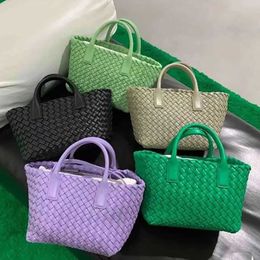 Mini Cabat Venetaabottegas Intreccio Leather Tote Bag with Detachable Strap and Single Interior Zipped Pocket Purse Luxury Designer Women Handbag Shoulder Bags 20
