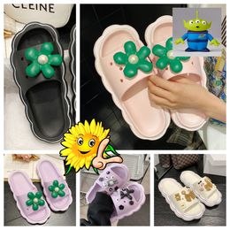 Summer Hot Selling Comfortable Outdoor Slippers Women's Beach Sandals Sports Desert Pink Cartoon Little Bear Mobilisation Indoor Slippers