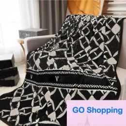 Fashion Blanket brown red Flower Print Letter Logo Blanket Office Rest Blanket Sofa Decoration Blanket 150 x 200cm