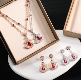 Tasarımcı Takı Kolye Kolyeleri Kadınlar İçin Set Küpeler Yakalanmalar Para Mujer Divas Dream Styling Styling Collier Femme Joyas de Prata Orijinal Joyeria Kutu