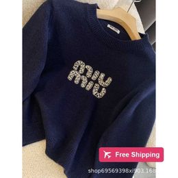 Designer Women's Sweaters 23 AutumnWinter New Miu Family Heavy Industry Nail Bead Letter Decoration Sweater for Women JEYX